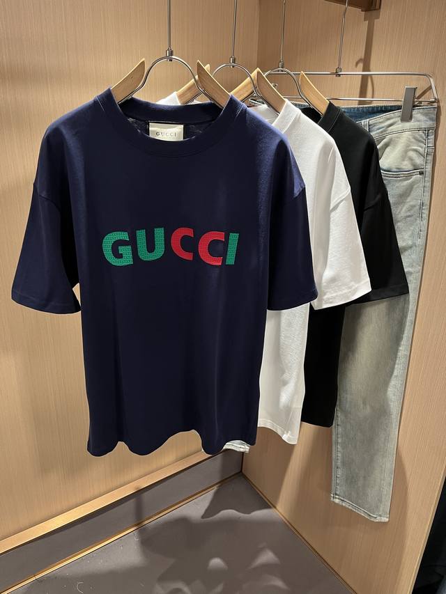 Gucc*古家 2025春夏新款男女同情侣款休闲宽松棉质圆领短袖T恤衫！贸易公司渠道稀出，同步官网发售 ！ 2025春夏最新系列，经典时尚设计元素，为全新系列注
