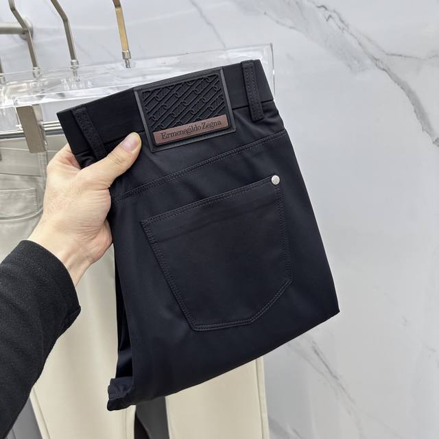 抗皱Zegna 杰尼亚 2025初夏新款原单经典五袋款休闲裤 小直筒裤型 超级有范，原单定制抗皱面料 垂感特好 极品超级耐看 原版五金辅料开模！透气干爽 久洗不