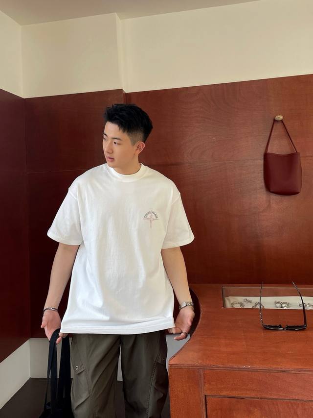 25春夏 石头岛 手绘新款短袖上新 颜色： 黑色 白色 尺寸：Xs S M L Xl 版型：廓形
