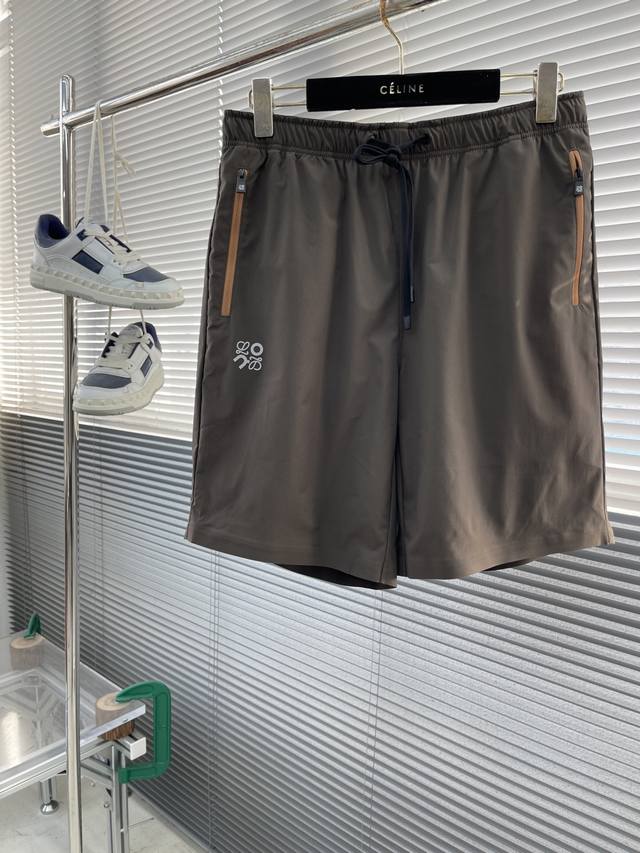 Loew 2025Ss春夏短裤系列 尺码：M-3Xl 版型：宽松版型 工艺： 前幅工艺做高温切烫工艺 速干料子 简约时尚