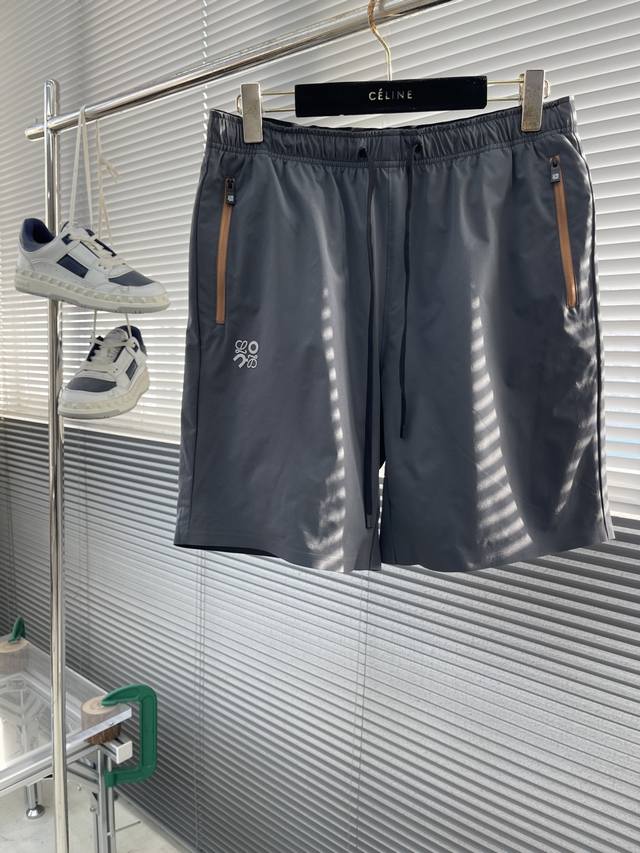 Loew 2025Ss春夏短裤系列 尺码：M-3Xl 版型：宽松版型 工艺： 前幅工艺做高温切烫工艺 速干料子 简约时尚