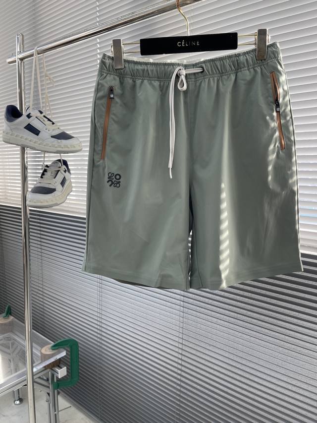 Loew 2025Ss春夏短裤系列 尺码：M-3Xl 版型：宽松版型 工艺： 前幅工艺做高温切烫工艺 速干料子 简约时尚