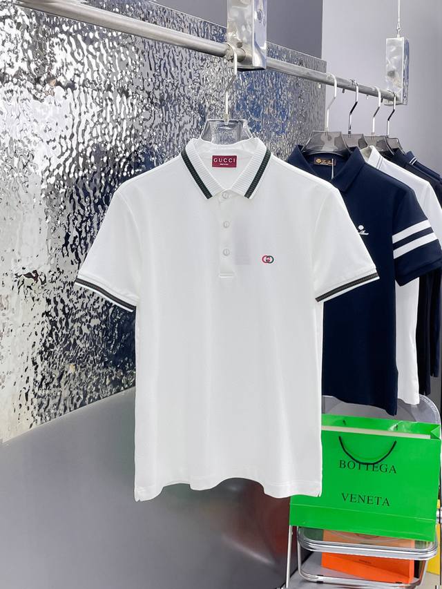 古奇 2025Ss夏季新款字母Logo男士翻领Polo衫！经典商务男款，高端男装的天花板级别的商务男款！简约时尚大气不失优雅，单穿内搭体面过人，品质控 细节控的