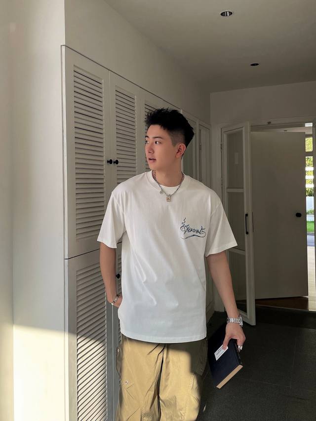 25春夏 克罗心手绘 新款上新 颜色： 黑色 白色 尺寸：M_3Xl 版型：廓形