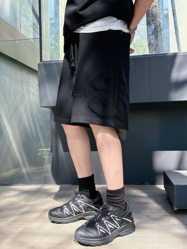 巴黎世家 25Ss 春夏新款短裤 爆款定制纯棉面料 采用立体烧花工艺 立体清晰可见 面料舒适质感 码数：M-3Xl