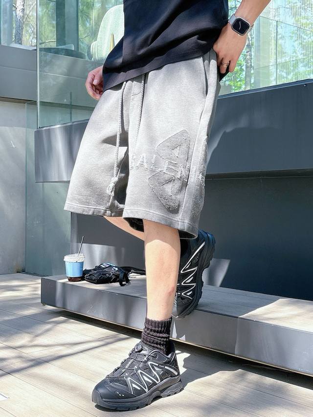巴黎世家 25Ss 春夏新款短裤 爆款定制纯棉面料 采用立体烧花工艺 立体清晰可见 面料舒适质感 码数：M-3Xl