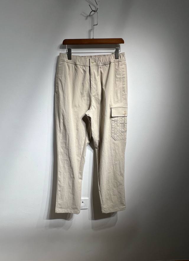 新品 极简石头岛 -Dio**联名家户外工装。 亚洲这个户外代工厂P，数一数二。25款最新Cd家新款户外裤装。出口订单，老外客供夏季复合面料，帅气的版型 军版设