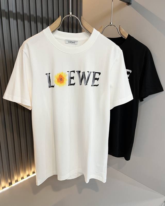 Loe*We罗*威 2025春夏新款男女同款短袖T恤，意大利原厂订单渠道，极具个性高级风，标志Logo图案印花工艺设计！情侣款纯棉短袖T恤！！最新时尚潮流人气产