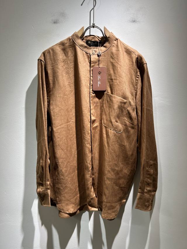 Loro Piana诺悠翩雅 2025春夏男士衬衣，最新的贸易订单全品相！！网红款！上身舒适透气，不僵硬，整体有着丰富的立体感，品质出口订单，定制专属棉麻面料剪