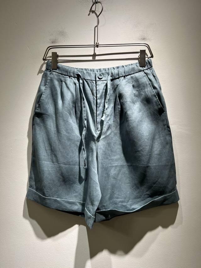 Loro Piana诺悠翩雅 2025春夏新品男士纯亚麻休闲短裤，最新的贸易订单全品相！！网红款！上身舒适透气，不僵硬，整体有着丰富的立体感，品质出口订单，定制