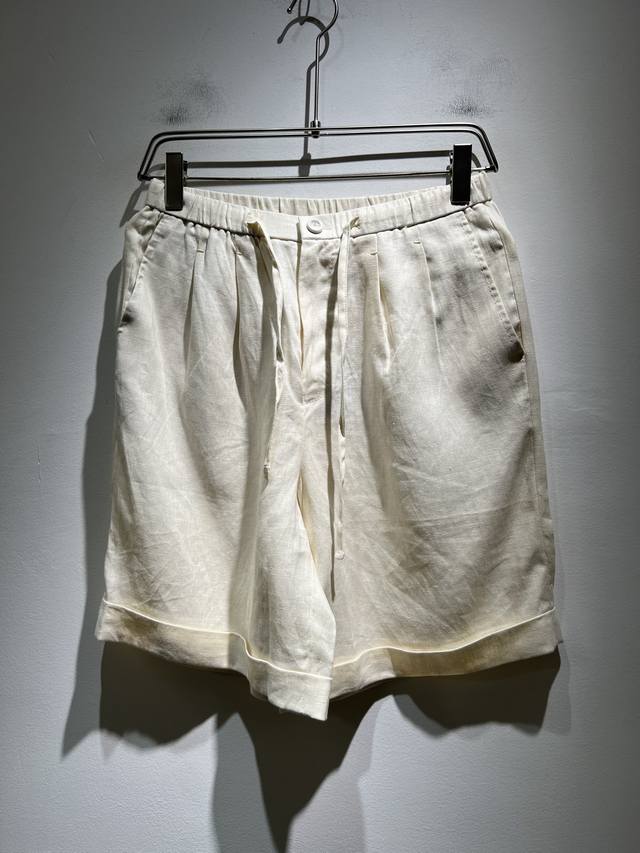 Loro Piana诺悠翩雅 2025春夏新品男士纯亚麻休闲短裤，最新的贸易订单全品相！！网红款！上身舒适透气，不僵硬，整体有着丰富的立体感，品质出口订单，定制