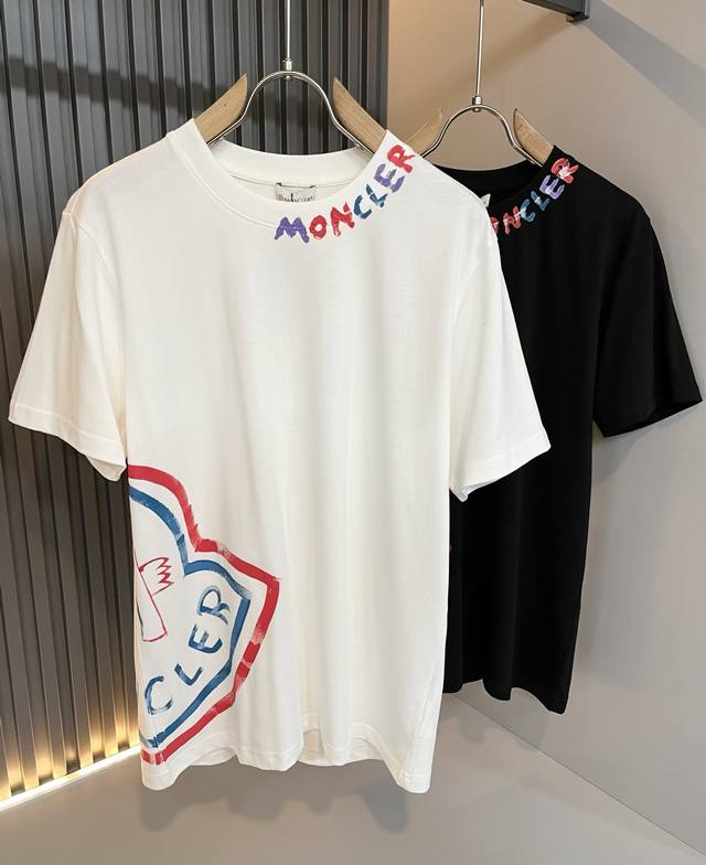 Moncler蒙家 2025春夏最新男女同款贸易订单短袖T恤，全品相！！网红款！采用Logo图案印花设计！上身舒适透气，不僵硬，整体有着丰富的立体感，品质出口订