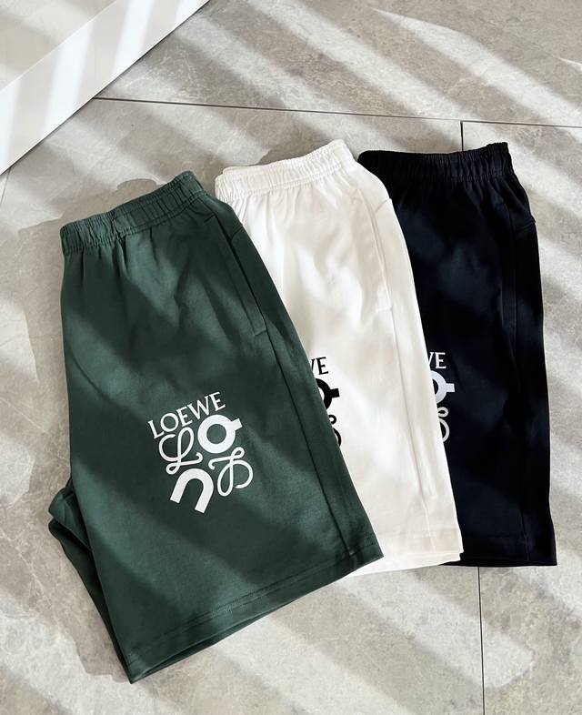 Loe*We罗*威 2025春夏新款男女同款休闲短裤，意大利原厂订单渠道，极具个性高级风，标志Logo印花工艺设计！宽松阔版型打造，情侣款纯棉休闲短裤！！定制原