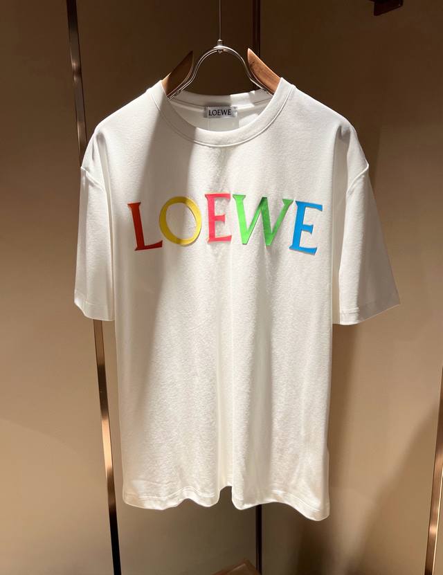 Loe*We罗*威 2025春夏新款男女同款短袖T恤，意大利原厂订单渠道，极具个性高级风，标志Logo图案压胶工艺设计！情侣款纯棉短袖T恤！！最新时尚潮流人气产