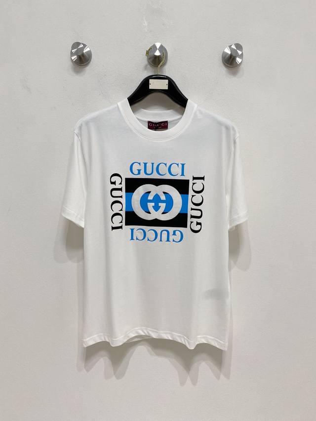 Gucc*古家 2025春夏新款男女同情侣款休闲宽松棉质圆领短袖T恤衫！贸易公司渠道稀出，同步官网发售 ！ 2025春夏最新系列，经典时尚设计元素，为全新系列注