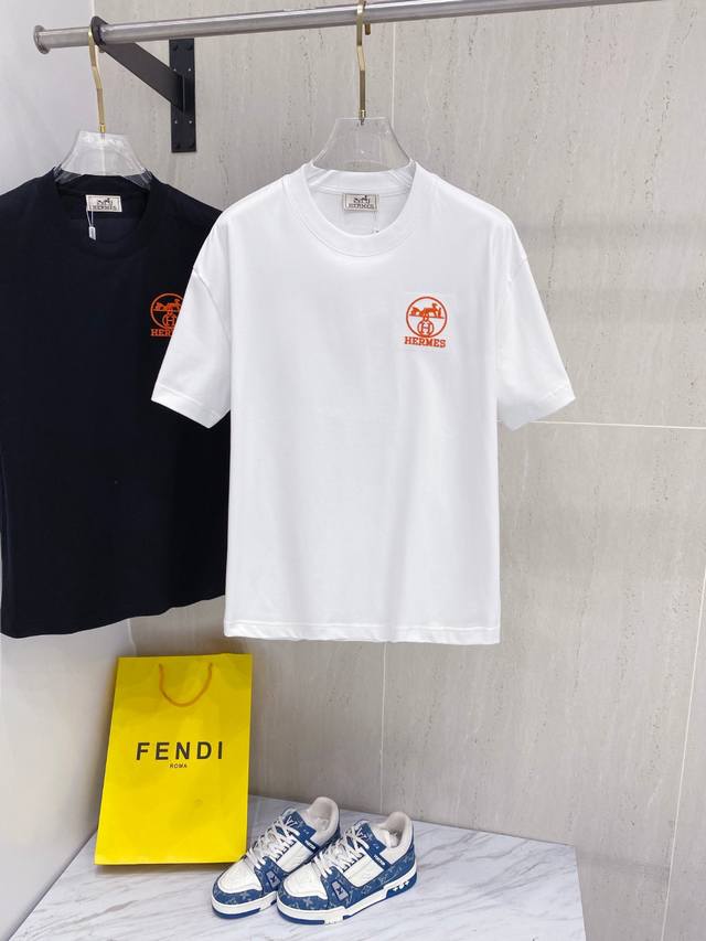 爱马仕 夏季新款短袖T恤，独特的色彩，品牌Logo刺绣工艺艺术，全网独家首发 百搭款细节处理完美240克纯棉面料十分精致 原版面料 网红明星同款高版本 高品质手