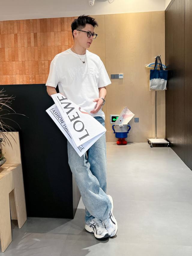 Moncler 24Ss夏季新款短袖T恤！专柜同步，品牌特色Logo重工艺，个性艺术系列全网独家首发 百搭款细节处理完美240克纯棉面料十分精致 原版面料 网红