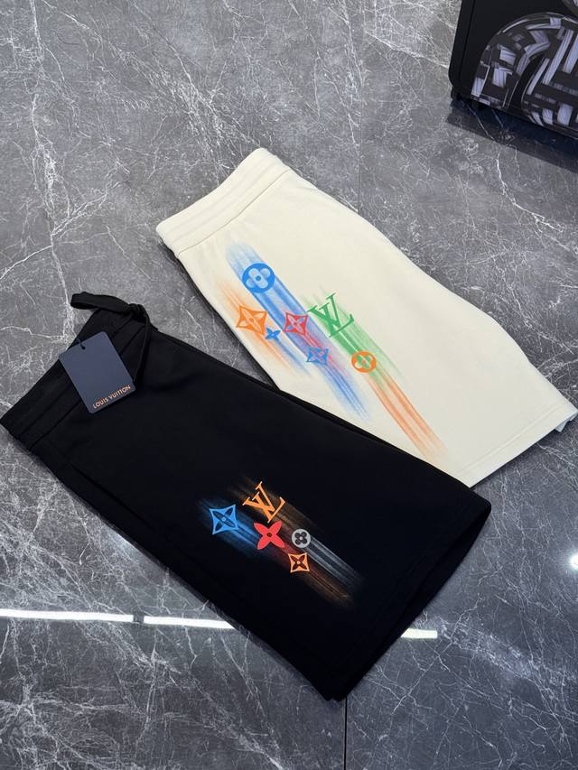 驴牌 25Ss夏季新款休闲短裤，高级定制大毛线圈纯棉430G面料.透气弹力舒适度极高，细节无可挑剔，顶级辅料配备，原版Logo设计理念，手感细腻柔软！上身版型超