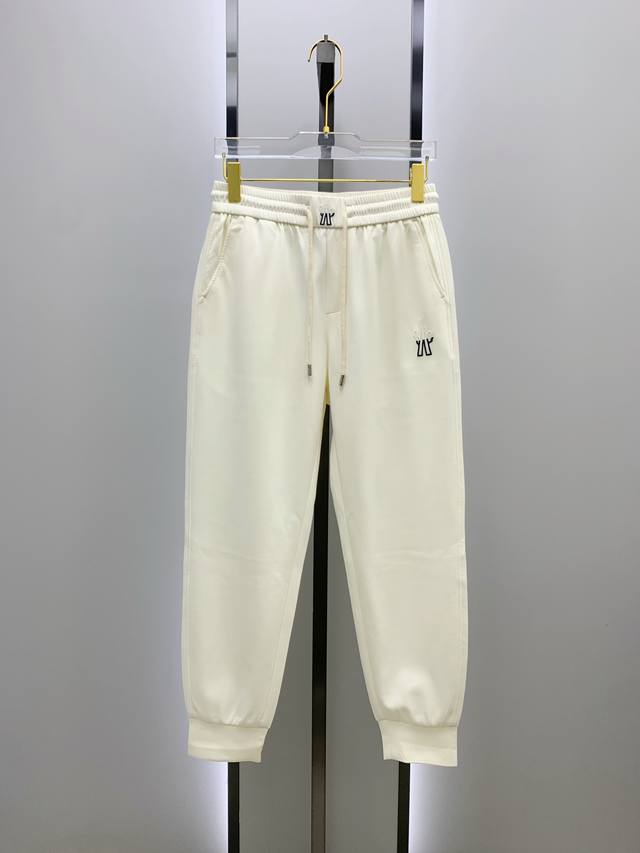 蒙口 新品 25Ss夏季新款休闲裤.定制铜氨丝空气层混纺面料，抗皱不粘灰抗静电，面料柔软舒适有垂感.立挺上身有型、立体裁剪设计拉长腿部线条，显高显瘦.松紧腰带设