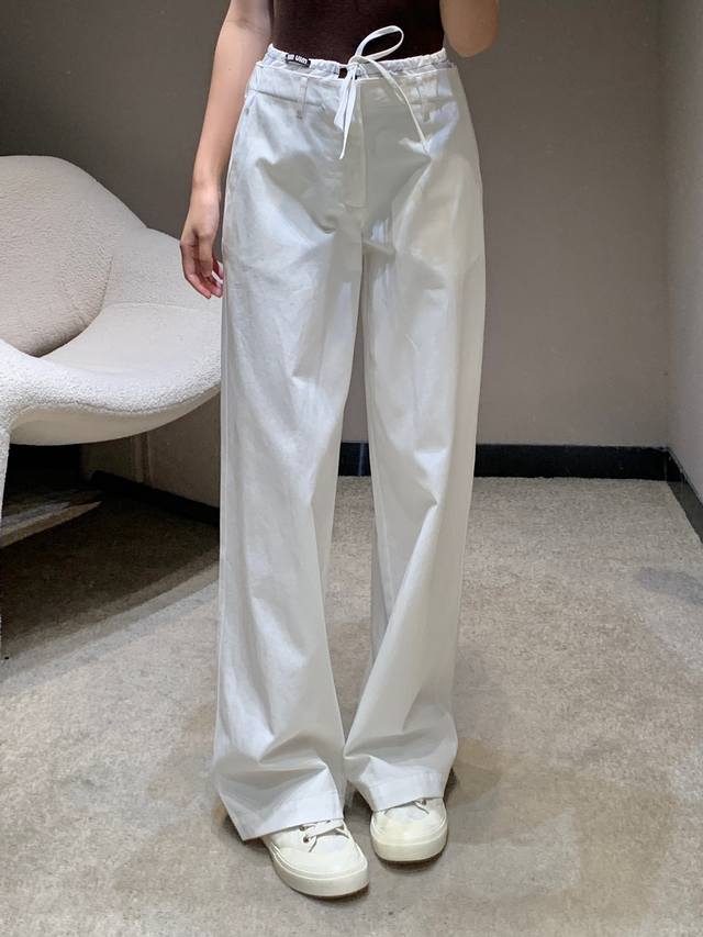 Miu*Iu 25Ss春夏新款 微标装饰绑带天丝牛仔长裤丨独家高版出品！版型直接可以封神！直筒版型拯救不丸美腿型 绝对的直腿神器！显瘦提臂拉腿一步到位承包你的各
