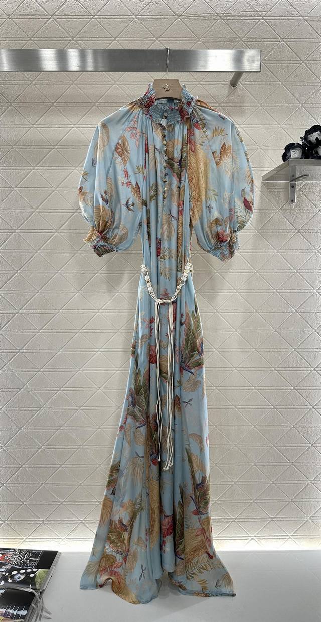 Zimmer Man*2025新品上架 真丝腰链连衣裙 定制Yb进口进口百分百桑蚕丝材质 质感舒适细腻 养肤透气 真丝吊带内衬两件套连衣裙 裁剪利落修身 领口打