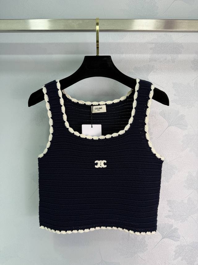 Ce*25春夏新品 极简风背心 减龄且时尚，超级百搭！字母Logo设计奢华又高级。经典圆领修身版型百搭不挑人时髦又高级！1色3码Sml T226B