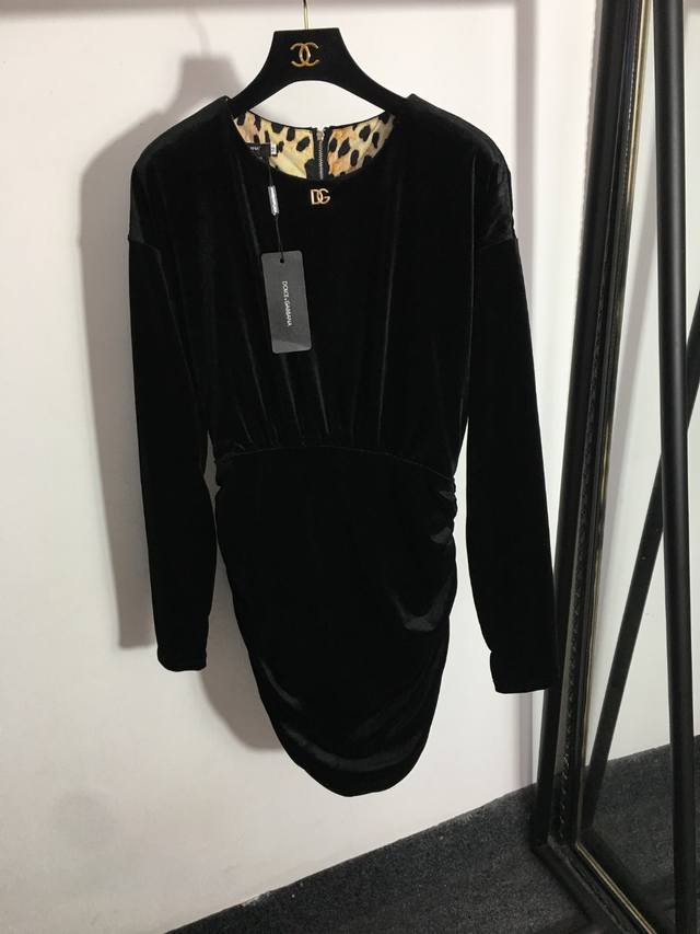 款号 6852 Dg*新款 内里豹纹印花 包臀显瘦丝绒长袖连衣裙，黑色，S-Xl， M码；肩宽54，胸围96，袖长55，总长87