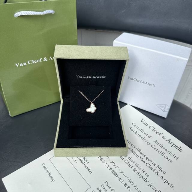 Van Cleef & Arpels 梵克雅宝 Sweet Alhambra 灰贝母蝴蝶项链，梵克雅宝限定款玫瑰金灰贝母项链。顶级品质，随意比对，配专柜礼盒包装