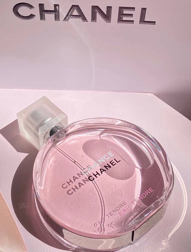 Chanel 香奈儿 Chance 邂逅系列邂逅粉香水100Ml，海关扣押，特殊渠道货源，香奈儿专柜邂逅粉色柔情香水，配专柜手提袋。浪漫花果香调，甜蜜中融入清新