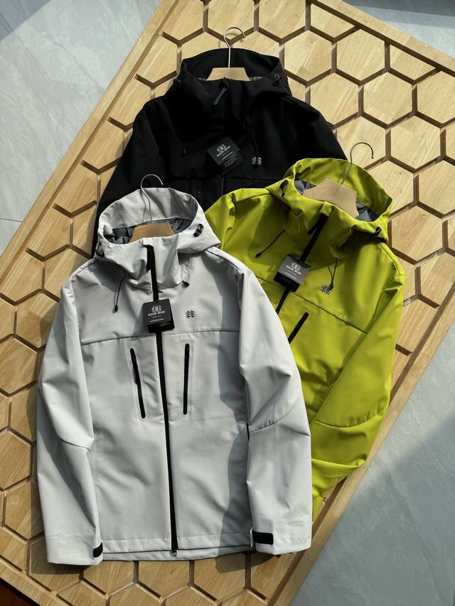 Kolon Sport 可隆情侣款连帽夹克冲锋衣外套 难得一遇的好货！闭眼入！错过不再有这款Trino采用了防风防水透气的Gore Windstopper面料与