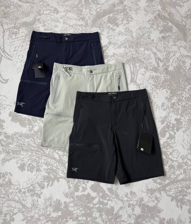 始祖鸟25夏季新品！Gamma男士轻量透气速干弹力休闲运动软壳短裤！观网门店同步！代工厂P出品！客五金辅料！细节做工都做的很赞！面料透气清爽有弹力！手感非常细腻