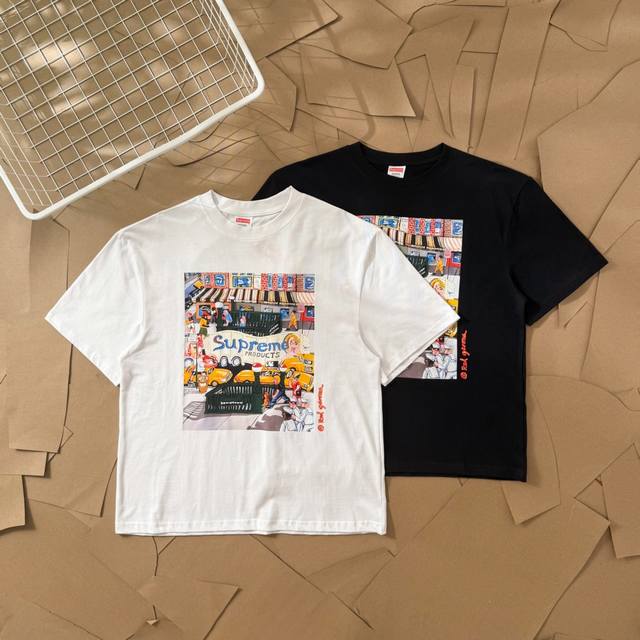 Supreme Ss25 Week 19 Manhattan Tee 卡通字母曼哈顿城市闹市街景图案印花圆领短袖T恤 2026 美式潮牌Sup不仅代表了纽约街头