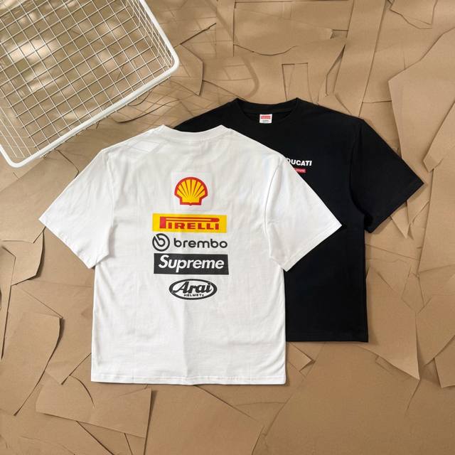Supreme× Shell× Pirelli× Brembo× Arai× Ducati联名印花圆领短袖T恤 美式潮牌Sup不仅代表了纽约街头文化，其另类的风
