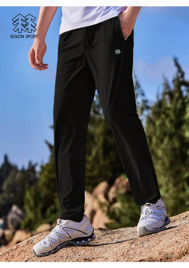 上身参考图 跑量！夏季神裤Kolonsport 可隆冰丝弹力速干休闲运动直筒长裤防晒裤 颜色：黑色 尺码M-3Xl 此款裤子非常百搭，弹力腰围，加宽加厚腰头！直