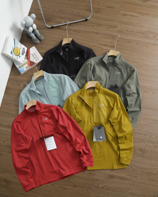 供 品牌：始祖鸟 Arcteryx 尺码：M-L-Xl-Xxl-Xxxl 颜色：迷惑黄-以太蓝-黑色-幽梦绿-波尔多红 类型：轻量化速干半拉链长袖运动服 材质：