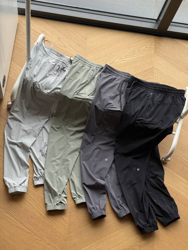 供 Lululemon露露 25Ss 超薄透气户外运动束脚长裤 黑色 豆绿 浅灰 深灰 S~Xxl 原版速干梭织面料，超柔软超薄神裤，立体裁剪， 腰部抽绳设计，