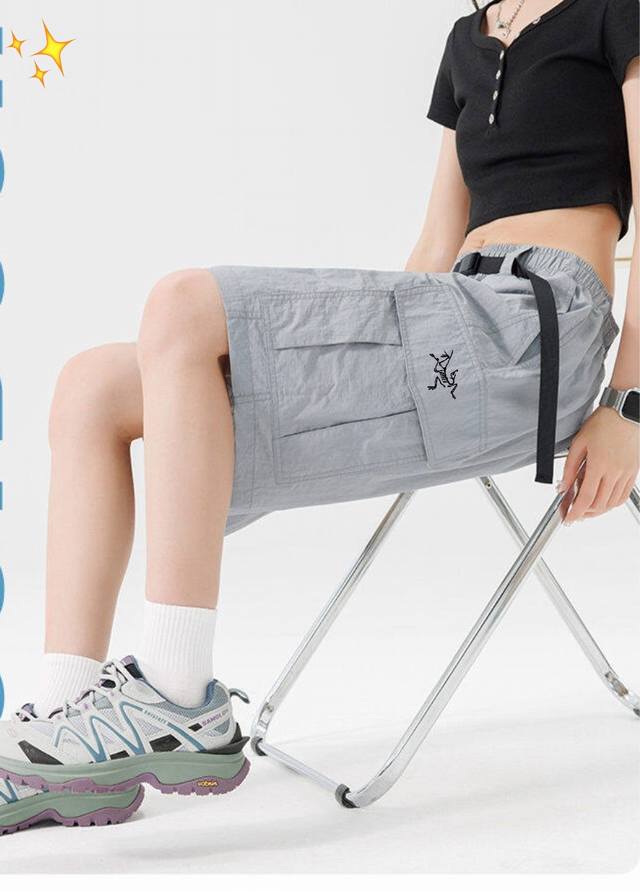 Arc‘Teryx 始祖鸟2025夏 户外系列工装休闲通勤机能工装短裤 休闲 登山 户外 通勤等适合各种搭配！ 轻户外山系轻薄多色短裤 整条裤子包括腰部带松紧弹