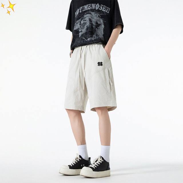 供 可隆 Kolonsport 夏新款高品质百搭休闲工装五分裤多口袋休闲工装五分短裤 采用高品原版高端专用面料 面料当季必备 工装宽松锥形版型的设计 机能户外风