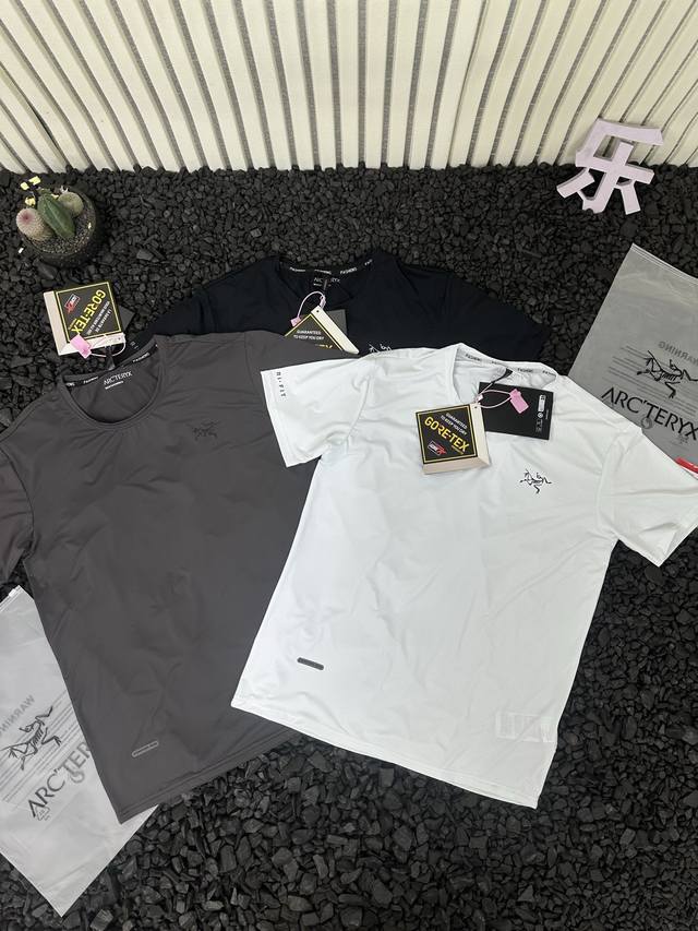 始祖鸟 Arcteryx 夏季新品专业户外反光运动速干透气男士短袖T恤 - 鸟家面料采用品牌专利速干科技，运动时汗水迅速渗透蒸发，时刻保持身体干爽；高密度透气网