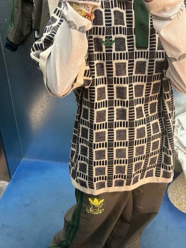 搭配资讯图 Adidas Originals X Brain Dead 脑死亡联名款 Trefoil Ss25 运动短袖Polo衫