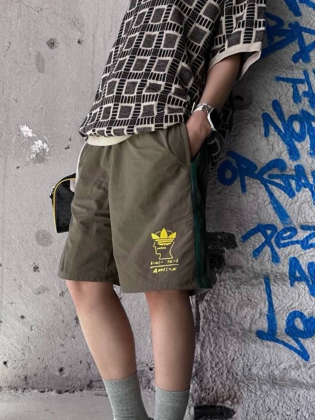 搭配资讯图 Adidas Originals X Brain Dead 脑死亡联名款 休闲短裤