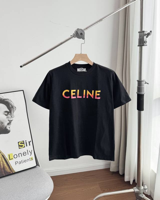 纯原臻品 顶级原版复刻 - Celine赛琳 Fw22 彩色渐变字母Logo圆领宽松短袖T恤 男女同款 - 还在寻觅一件能展现独特品味的T恤？Celine赛琳的