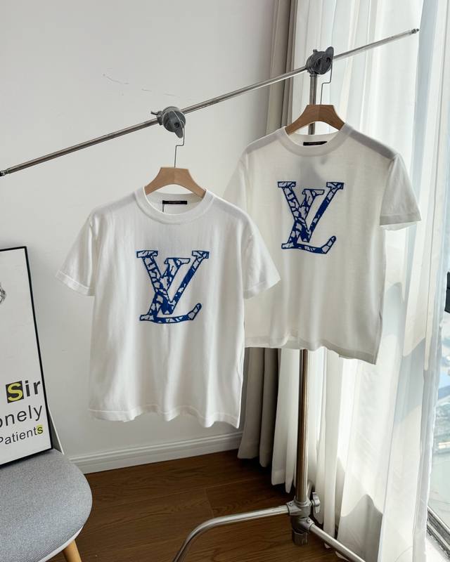 纯原臻品 顶级原版复刻 - Louis Vuitton Fw23 Logo字母宽松休闲印花针织短袖T恤 情侣款 纯色 - 还在为挑选情侣装而烦恼？不妨看看这款