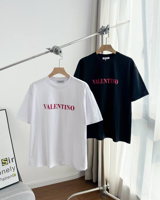 纯原臻品 顶级原版复刻 - 华伦天奴 Valentino Vltn 25Ss 红字母印花短袖T恤 - 时尚达人们，华伦天奴的 25Ss 红字母印花短袖T恤，绝对