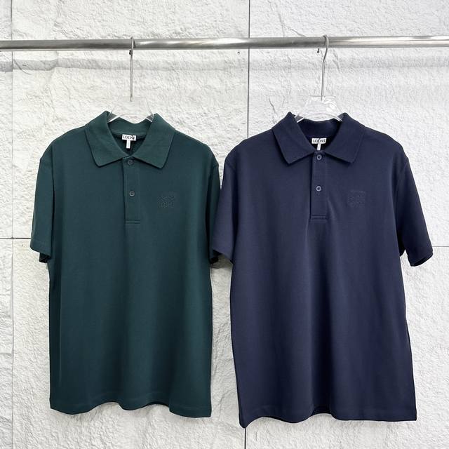 编码0406025 Loewe罗意威 Ss25 春夏男士系列 纯色Logo刺绣短袖Polo衫 代购订单高端版本 原版专柜购入 面料螺纹领统统定织定染 真贝壳七彩