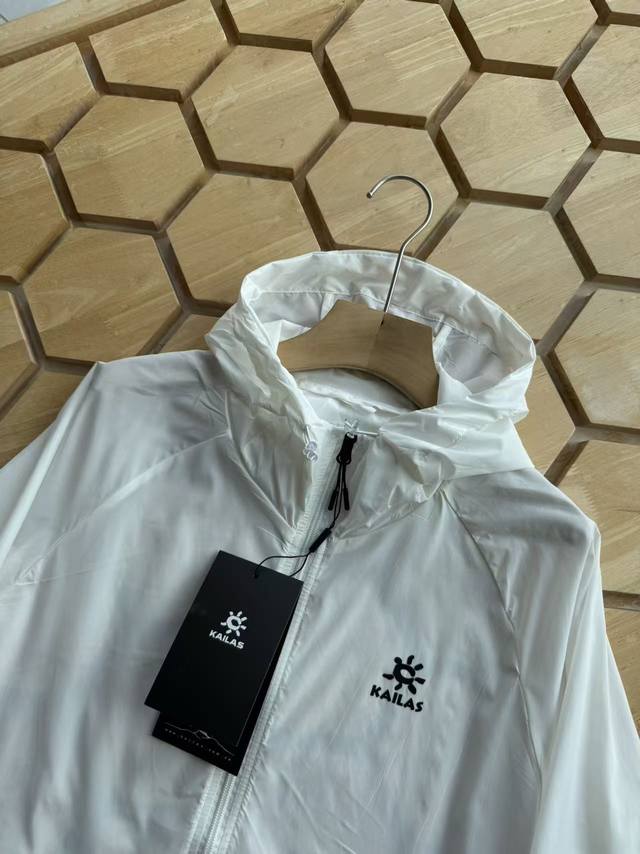 Kailss 凯乐石情侣款防 风防水防晒速干吸汗户外连帽拉链轻量弹力皮肤衣 男女同款防晒衣，内里全包边，多处套结定制，品质源自细节 不同于市面的大众款皮肤衣！做