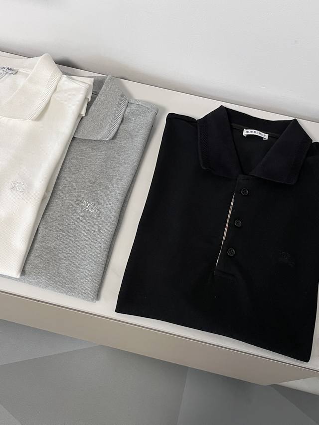 高品质 简约大方 25最新款 2025Ss巴宝莉 Burberry经典格纹领Polo衫，上身非常提气质，轻松拿捏轻奢感，日常通勤，休闲聚会，都可驾驭。 原版购入