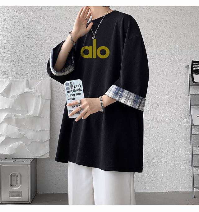 Alo25Ss新款四色高品质休闲中性风七分袖格子短袖！ 短袖版型宽松 细节完美 采用梭织面料耐磨耐脏 立体裁剪宽松版型 进口印花反复水洗不会开裂脱落，男女同款情