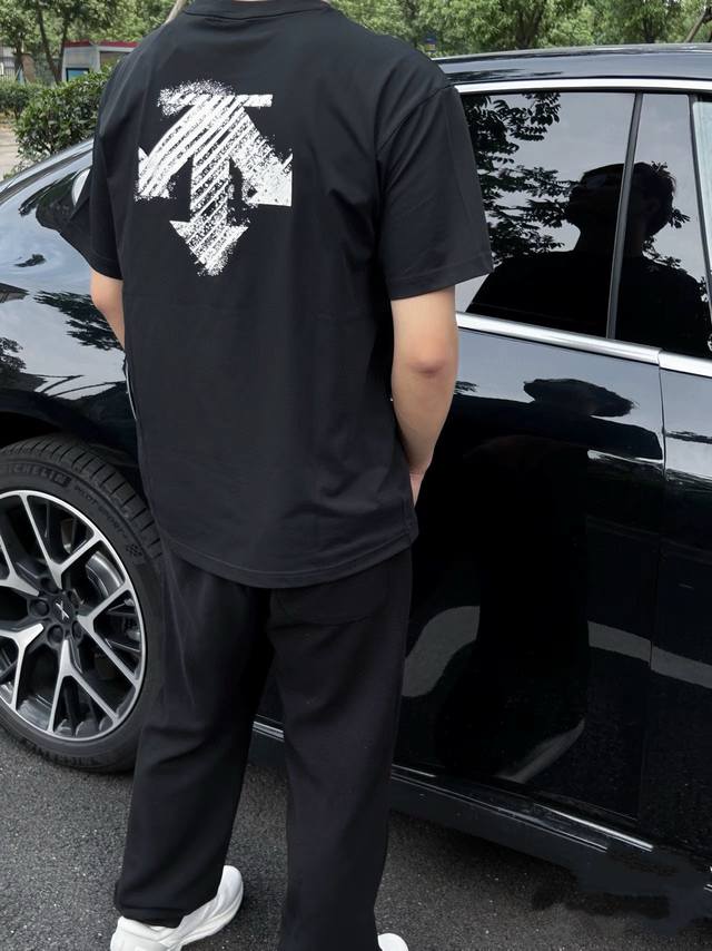 高品质 品名：迪桑特 Descente 25Ss 新款字母印花 宽松男女同款圆领纯棉短袖T恤 版型；宽松版 面料：330G全棉精梳棉 颜色： 黑色 尺码M-L-