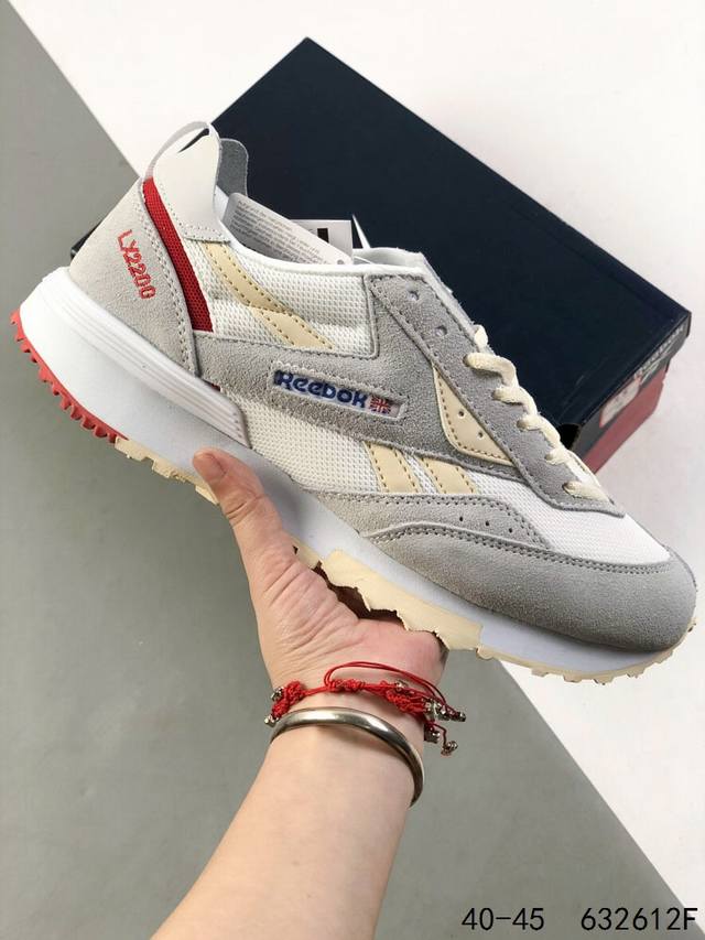 Reebok 锐步 Lx 0 潮流 美式复古休闲轻便运动跑步鞋，Reebok Lx 0 是一款融合复古设计与现代科技的慢跑鞋，主打舒适性和时尚感。1. 设计亮点